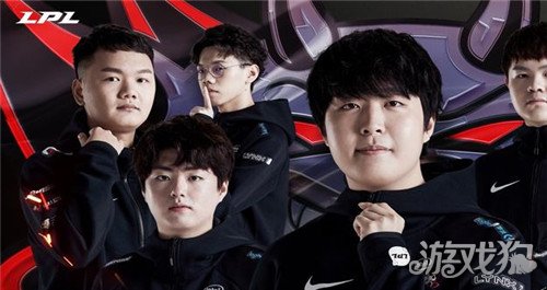 后卫线配备 后卫线配备