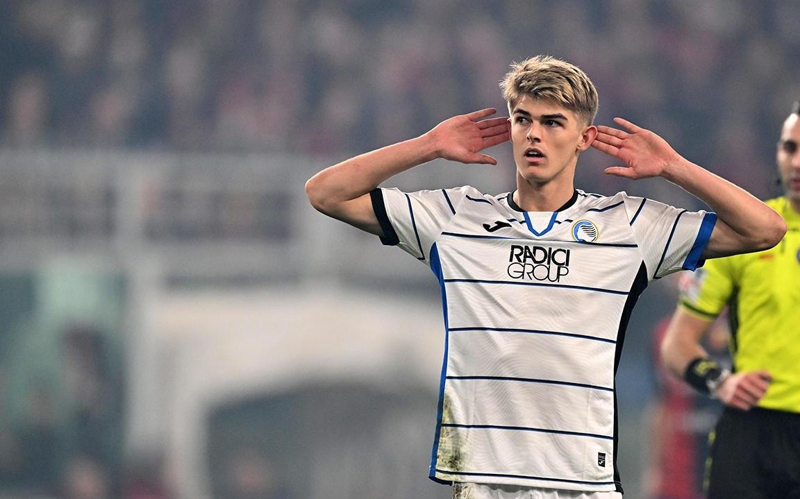 更暴露了球 更暴露了球